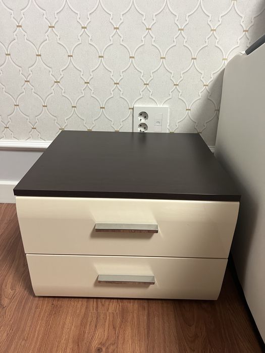 Тумба прикроватная