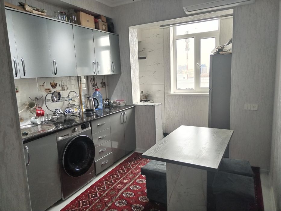 Kvartiraga qizlar kerak.