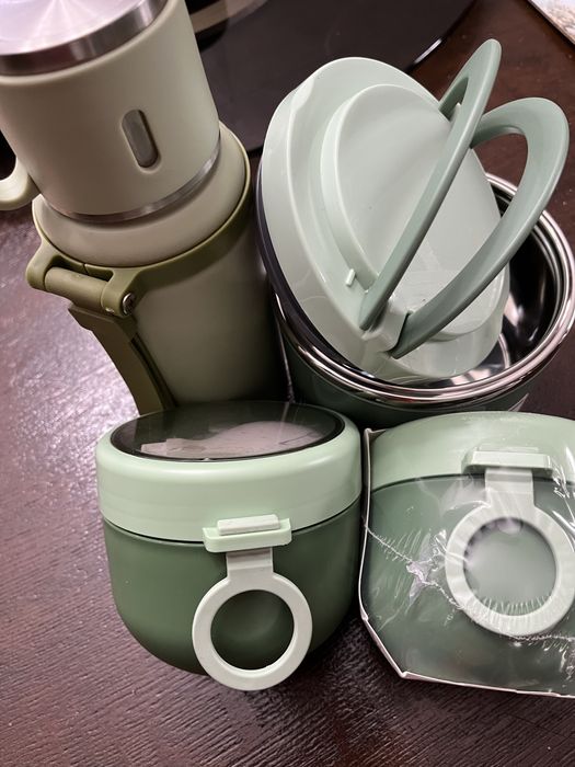 Продавам аксесоари  за кола 7€ термус 7€