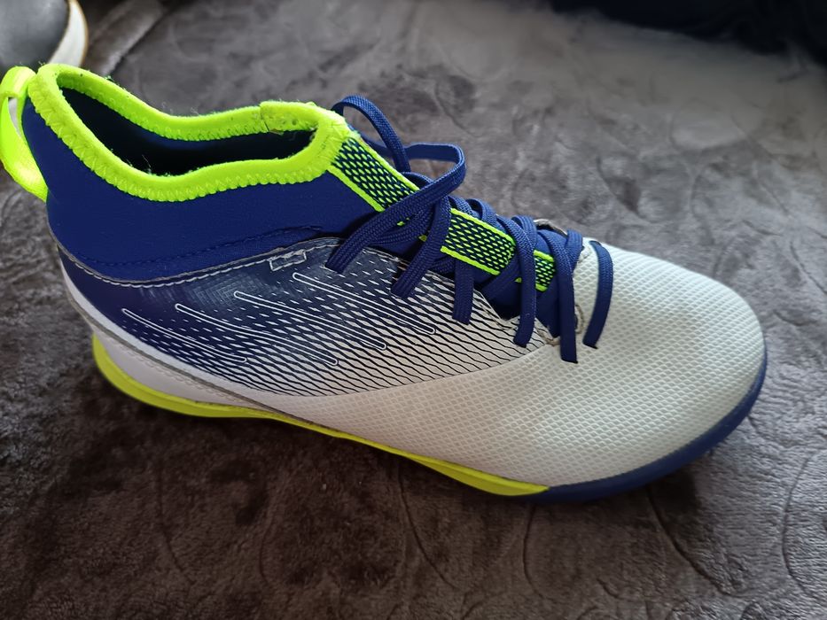 Adidași în stare foarte buna
