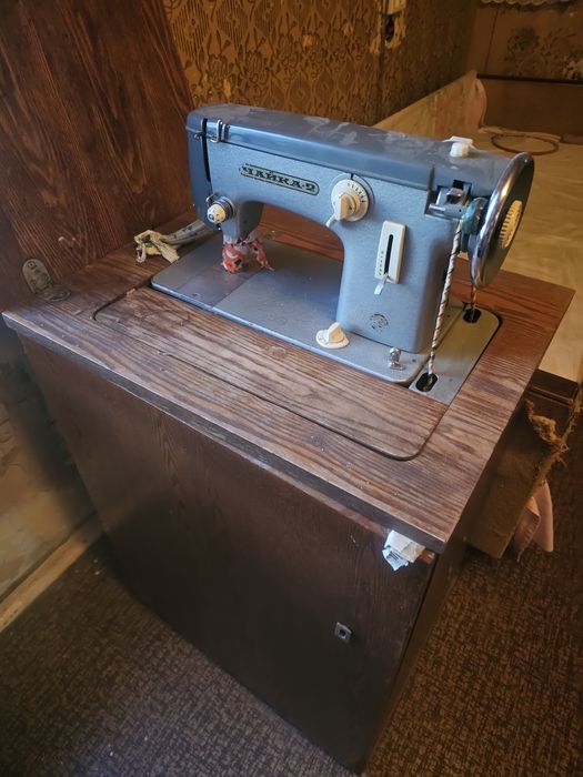 Продаётся швейная машинка Чайка. В идеальном состоянии