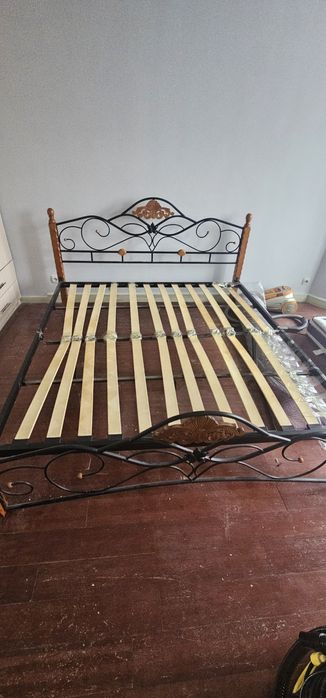 Кровать двухместная