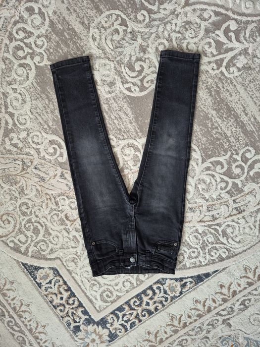 Джинсы чёрные на 5-6 лет