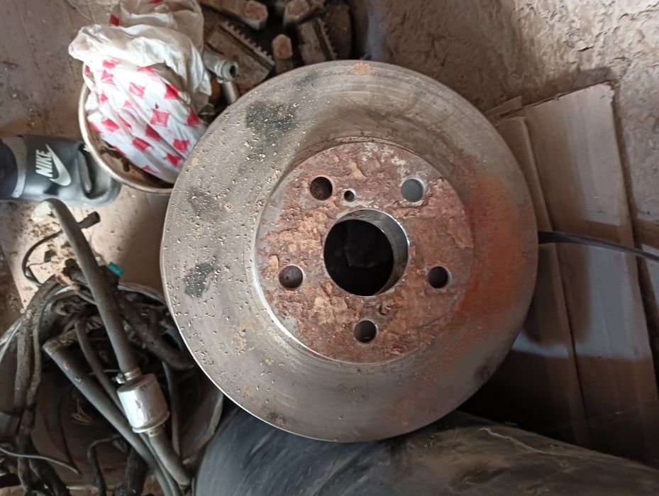 Продам запчасти Карина е