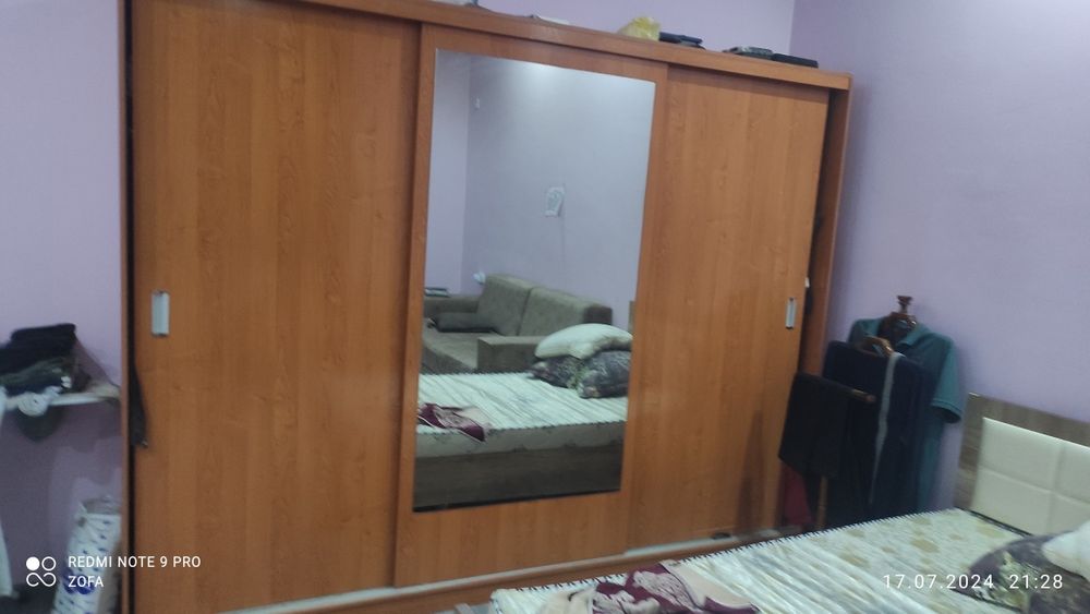 Мебел шкаф сотилади