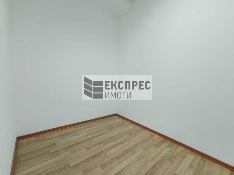 Офис под наем, в сграда в Морска ГРАДИНА