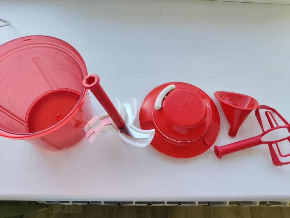 Продам  блендр ( Tupperware)