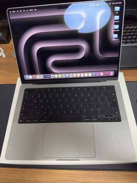 MacBook PRO M4 24gb Ram 12c/16c GPU /512GB SSD