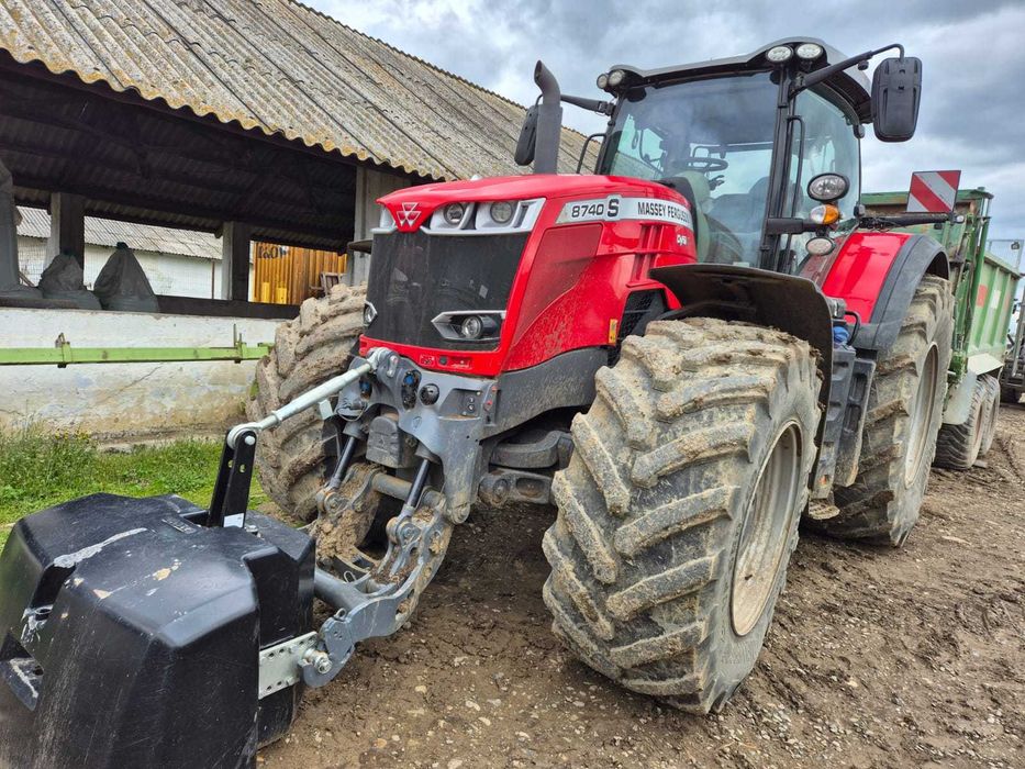 tractor Massey Ferguson 8740S
