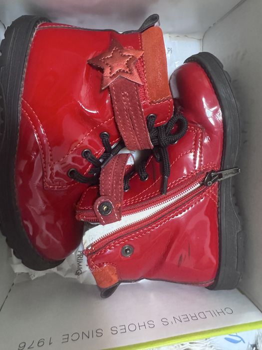 Ghetute Primigi marimea 27