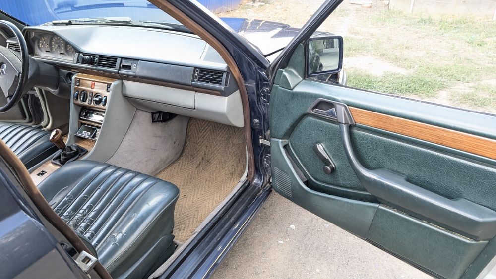 Mercedes Benz w124 m102