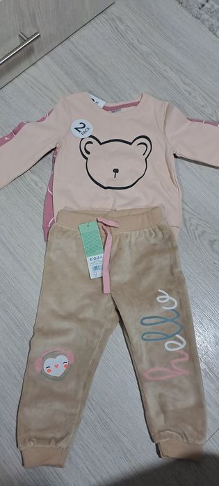 Vând set fetita nou