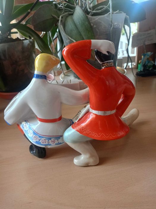 Статуэтка. Форфор СССР. "Русский перепляс" 1950-70г