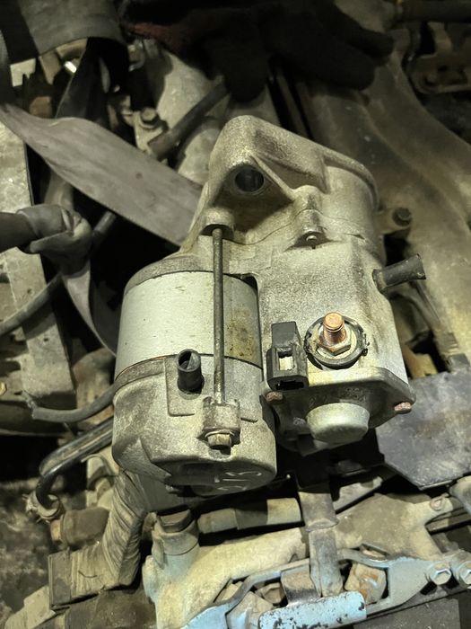 Стартер превия эстима 2.4