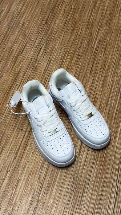Срочно продам Nike Air Force I