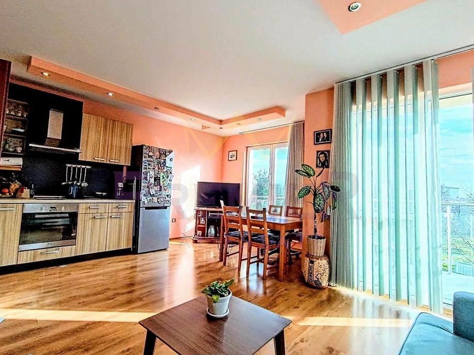 Дава се под наем Тристаен апартамент в Варна, Бриз - 90 кв.м за 747.66 € - Снимка #2