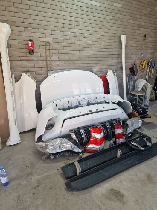 Продам  переднии и заднии часть Прадо