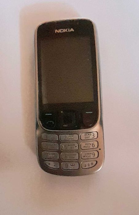 Продавам Nokia 6303ci
