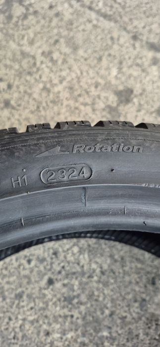 4 anvelope iarna ca noi Hankook,fata 245/40/20,spate275/35/20.Pret/buc