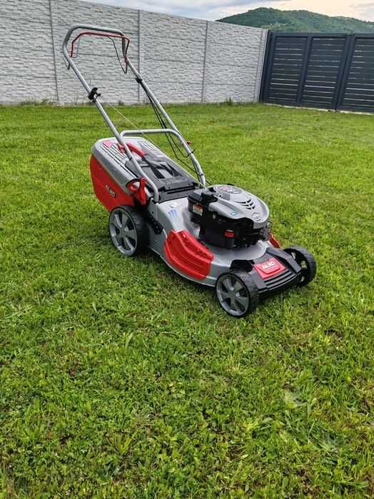 Masina tuns iarba / gazon