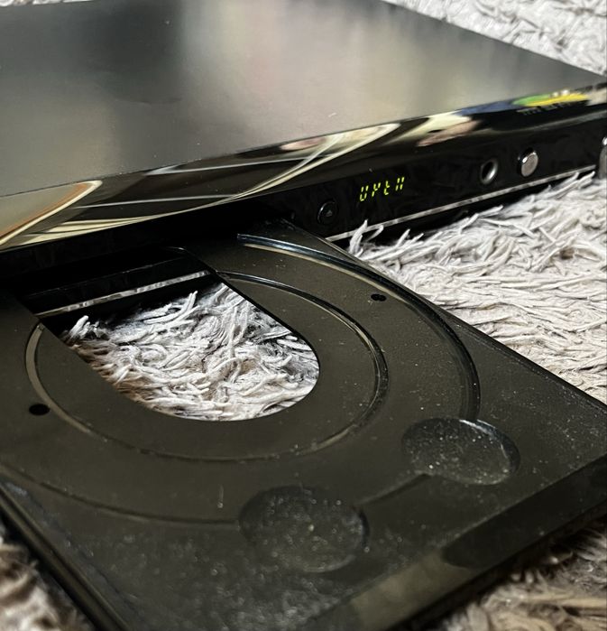 DVD проигрыватель LG dgk 875