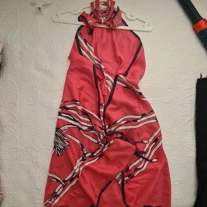 Стильное парео от Gucci