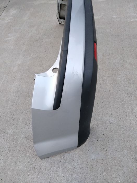 Bară spate Ford focus 2 1, 6 tdci culoare alb și gri