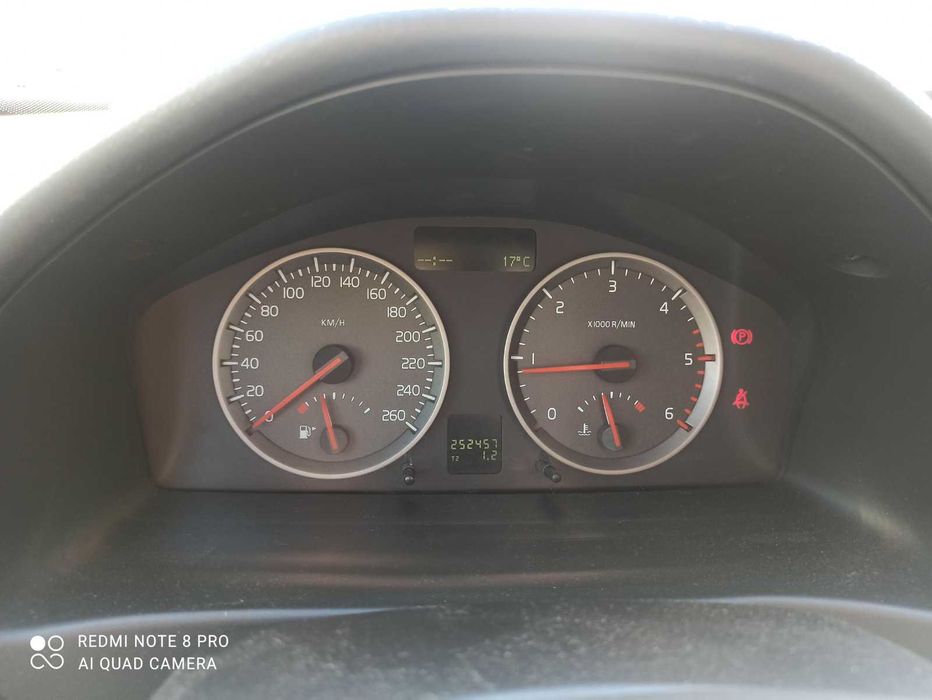 Автомобил/ Кола Волво V50