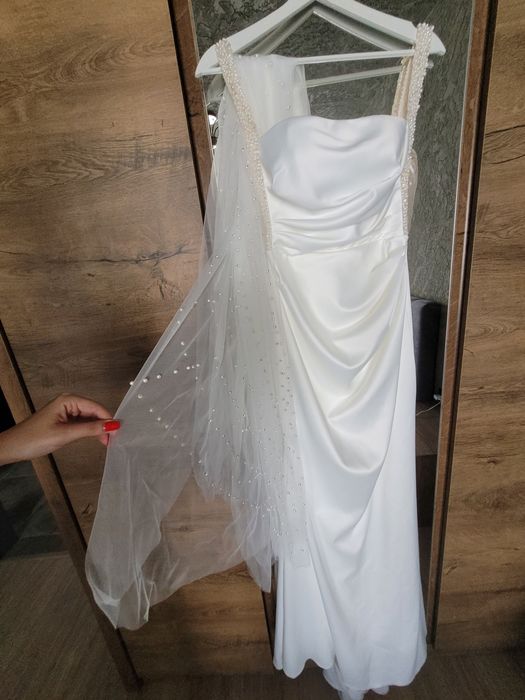 Булчинска рокля с перли