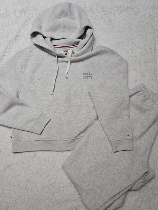 Екипи Tommy Hilfinger