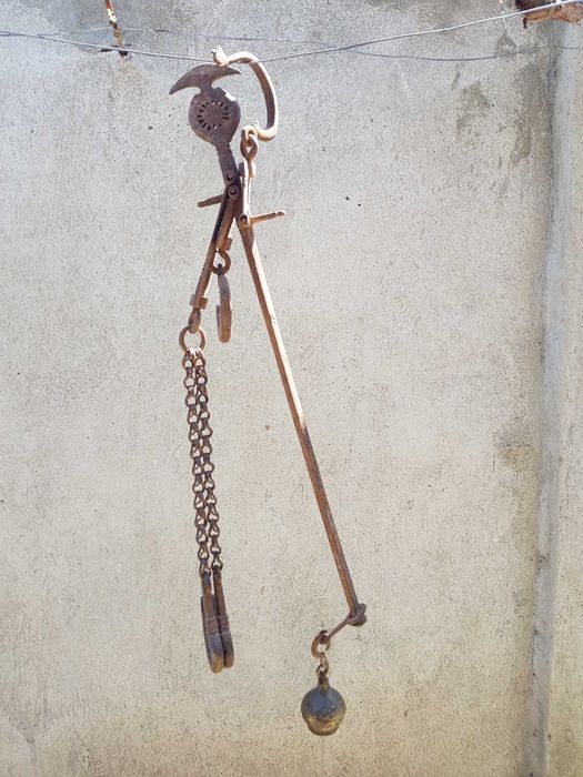 Стар кован кантар №1