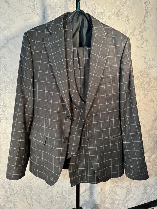 Продам костюм тройка, турецкий