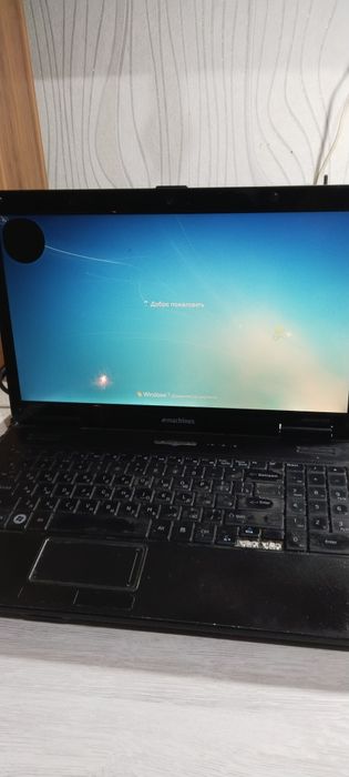 Ноутбук Emachines E725 series