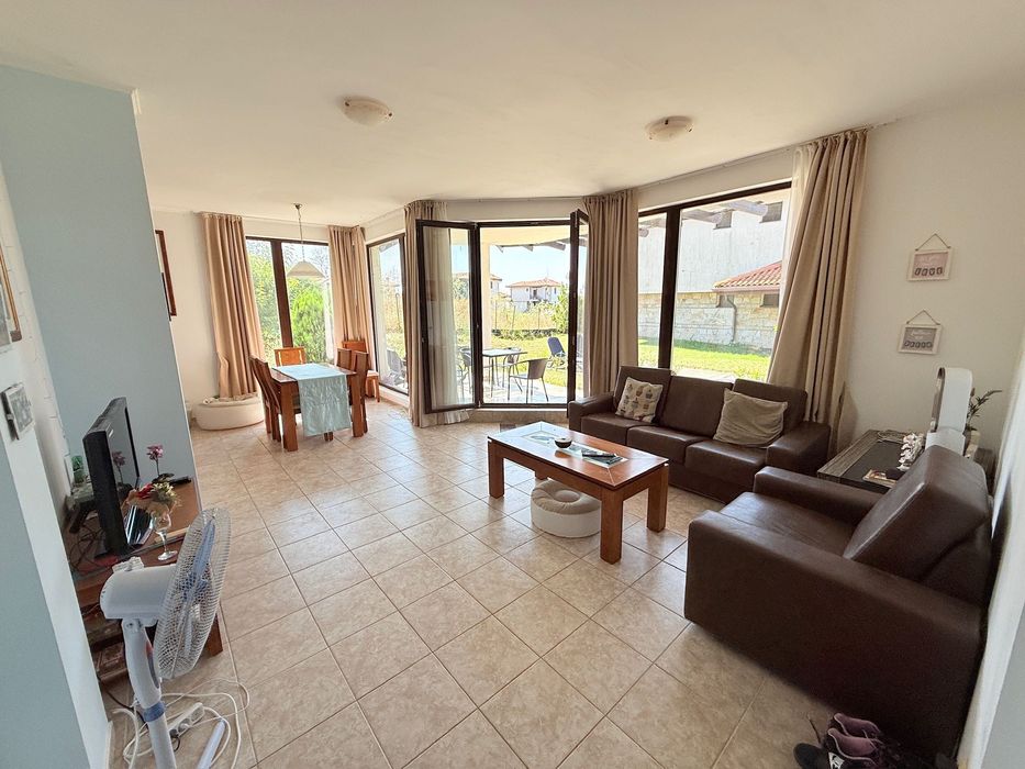 Продава се Къща в с. Кошарица, Област Бургас - 225 кв.м за 796 €/кв.м - Снимка #13