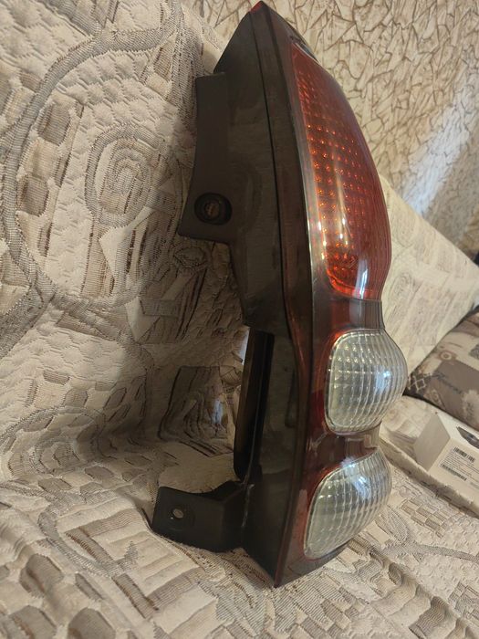 Задний правый фонарь Prado 120