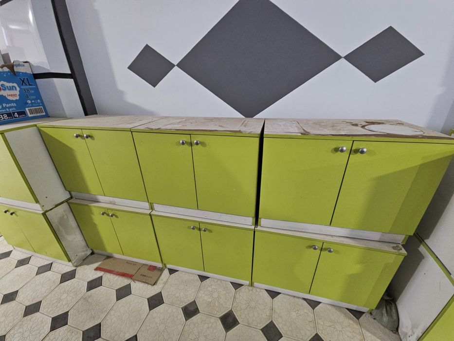 Продаем шкафчики тумбочки