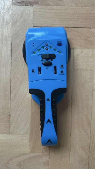 Detectoare metal, voltaj