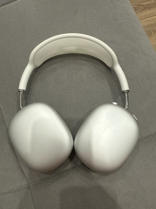 AirPods Max белого цвета,с коробкой