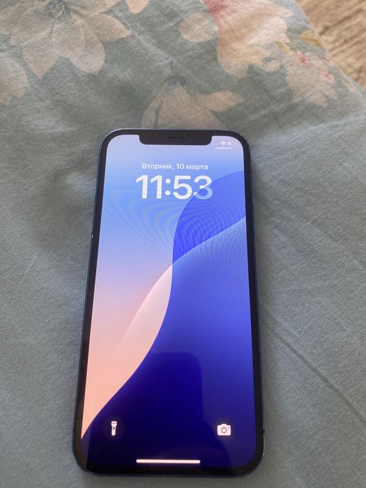 Продам Iphone 12