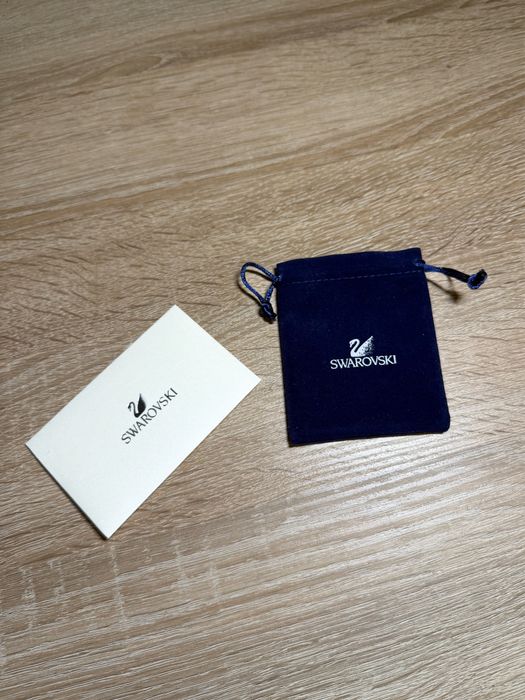 Колие Сваровски/Swarowski в кръгла форма с централен бял камък