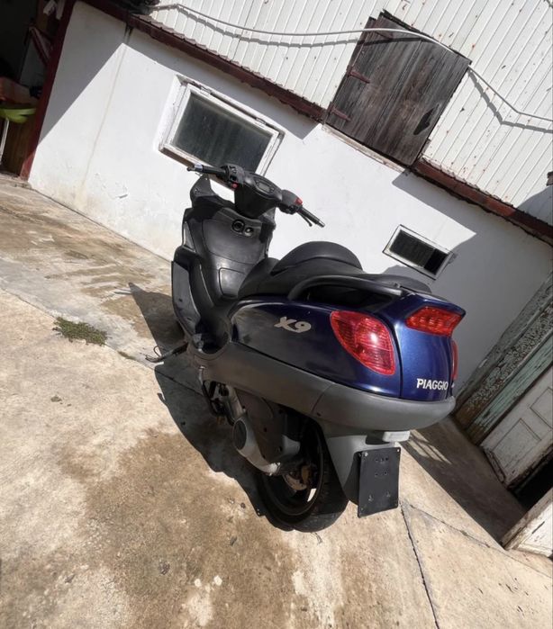 Scuter piaggio x9