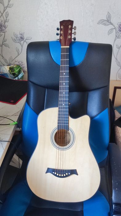 Гитара новый в идиалном состаяние