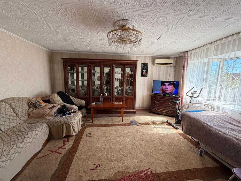 В продаже дом Малахитовая 8
