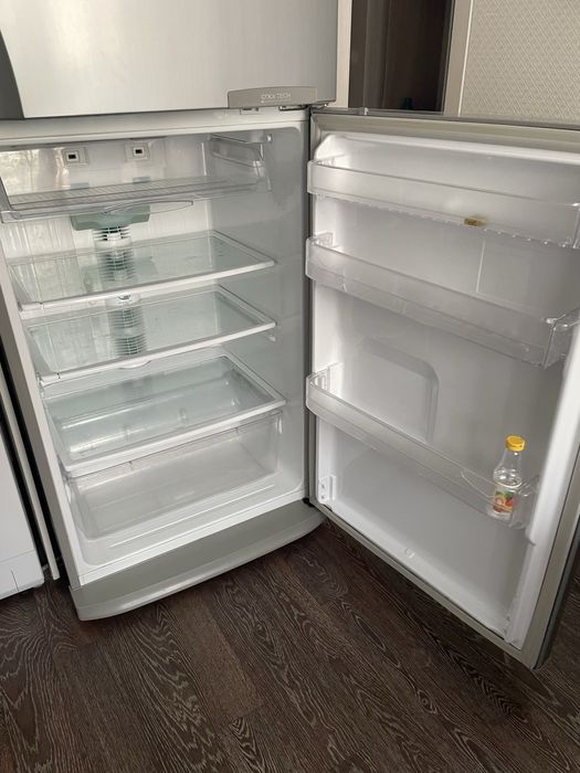 Холодильник LG.