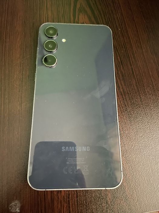 Samsung Galaxy A55 5G 256GB – Работи перфектно, отлична батерия, запазен, леки следи от употреба, 5G, Dual SIM