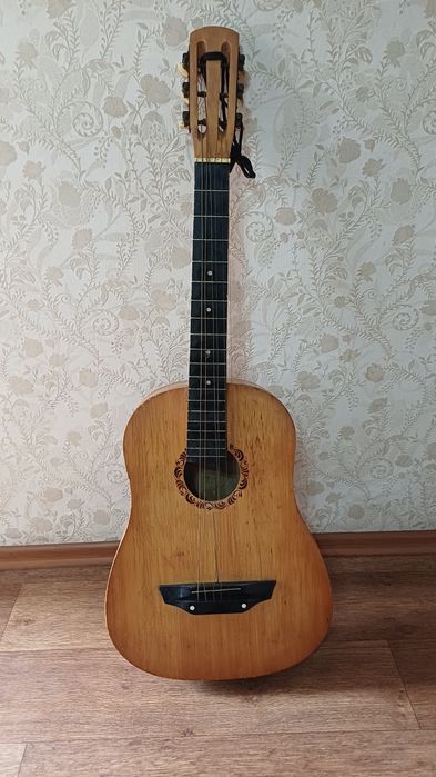 Продам гитару СССР