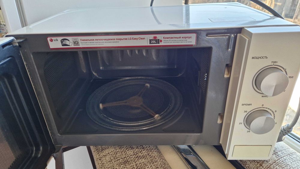 Продам микроволновую печь