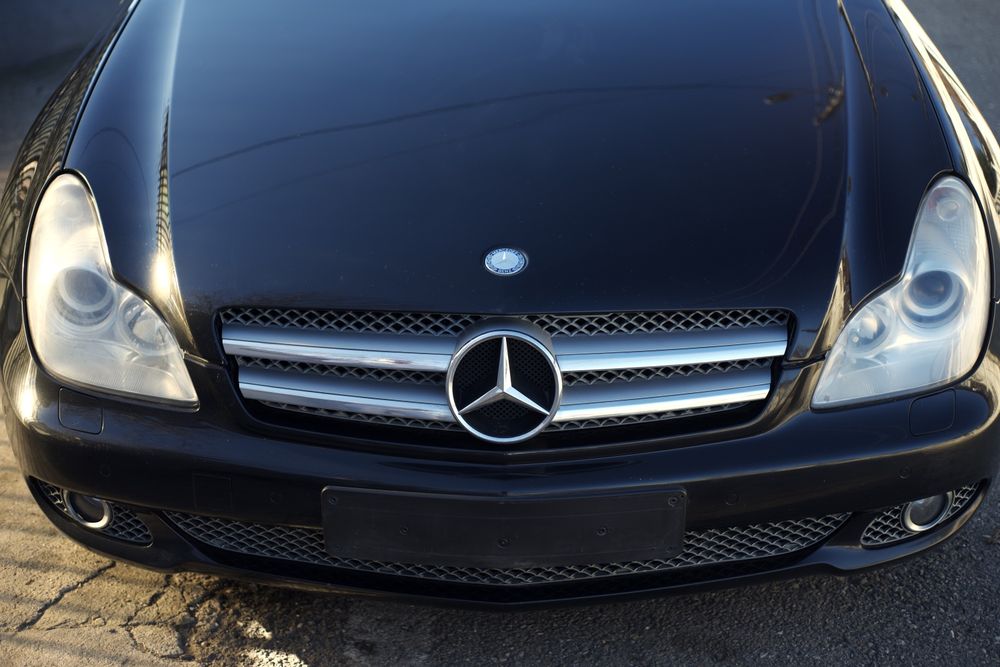 Grila frontala, grila capota, grila radiator Mercedes CLS W219 FL