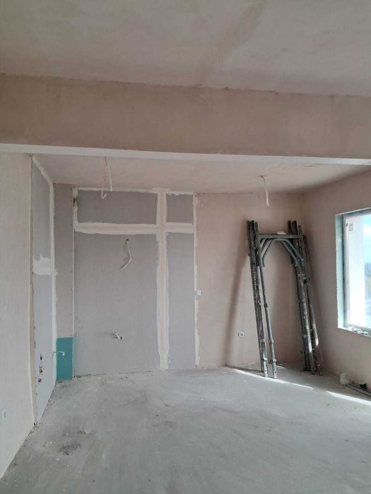 Продава се Тристаен апартамент в к.к. Св.Св. Константин и Елена - 83 кв.м за 830 €/кв.м - Снимка #2