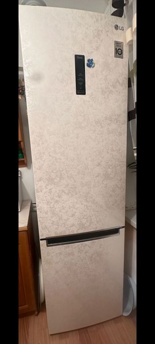 Холодильник почтый новый